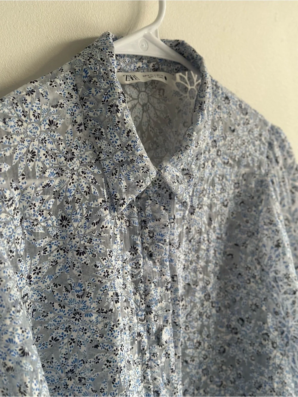 Zara Blue Floral Lace Cropped Puff Sleeve Button-Up Blouse Size M